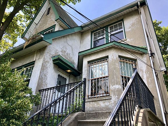 2nd image of 202 Saint Pauls Ave