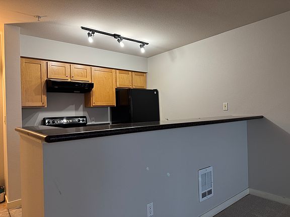 5th image of 303 23rd Ave S APT 404