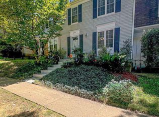 10240 Sassafras Woods Ct, Burke, VA 22015