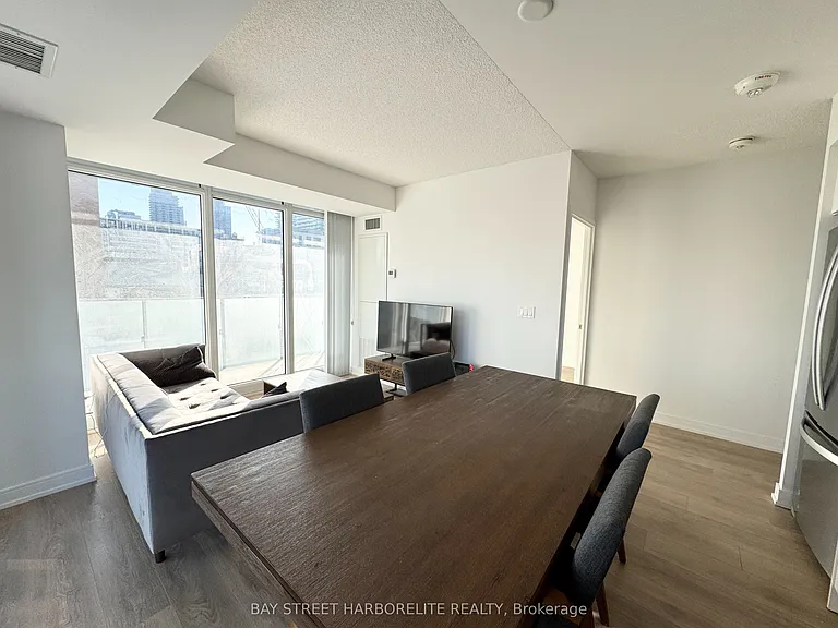 50 Wellesley St E #908 — Photo 3