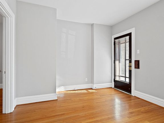 4th image of 4955 Tholozan Ave #879