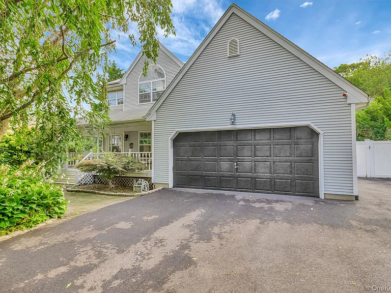 65 Mayfair Rd — Photo 5
