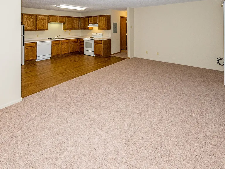Pine Ridge Apartments — Photo 5