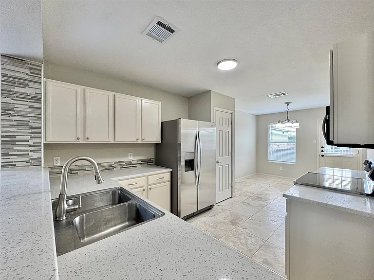204 Woodley Rd — Photo 12