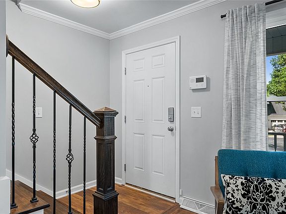 4th image of 101 Meadow Ridge Dr
