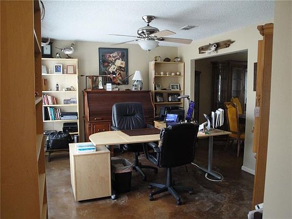 4th image of 1221 Berkley Dr