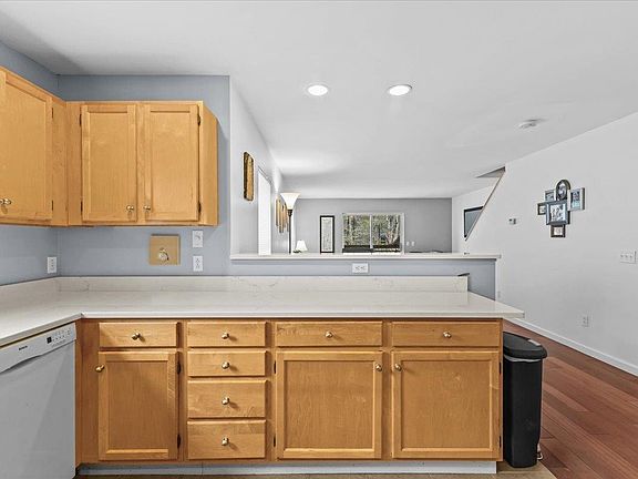 4th image of 93 Juniper Drive