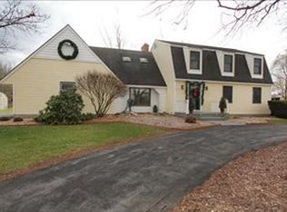 10075 W Parmalee Rd, Middleville, MI 49333