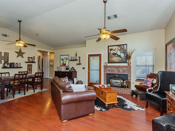 2nd image of 2332 Teakwood Way