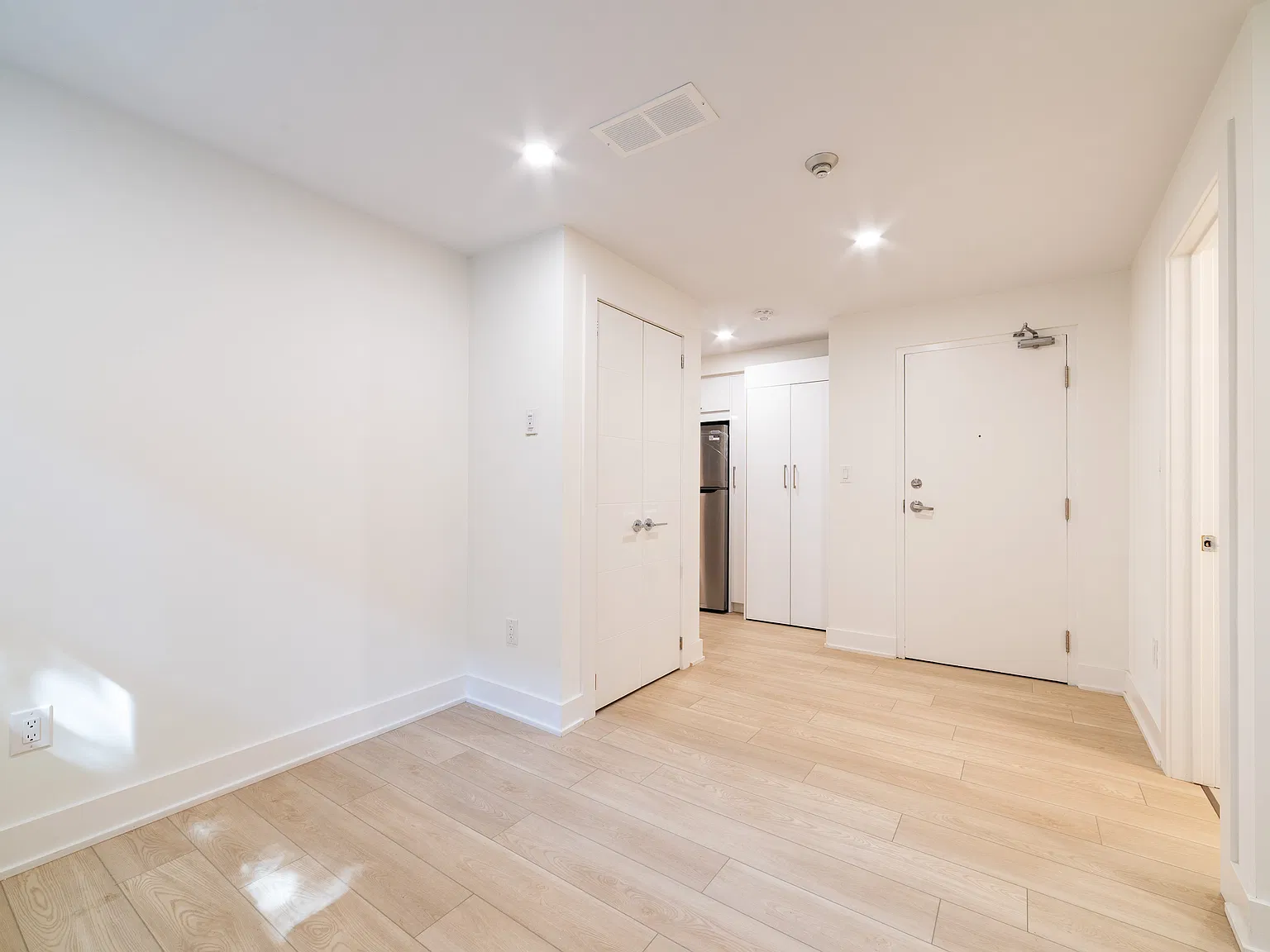 765 Browns Line — Photo 4