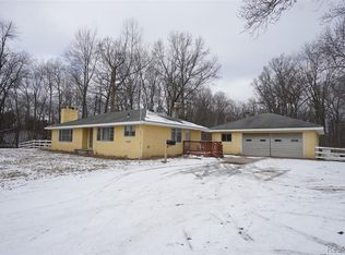 40680 Harris Rd, Belleville, MI 48111