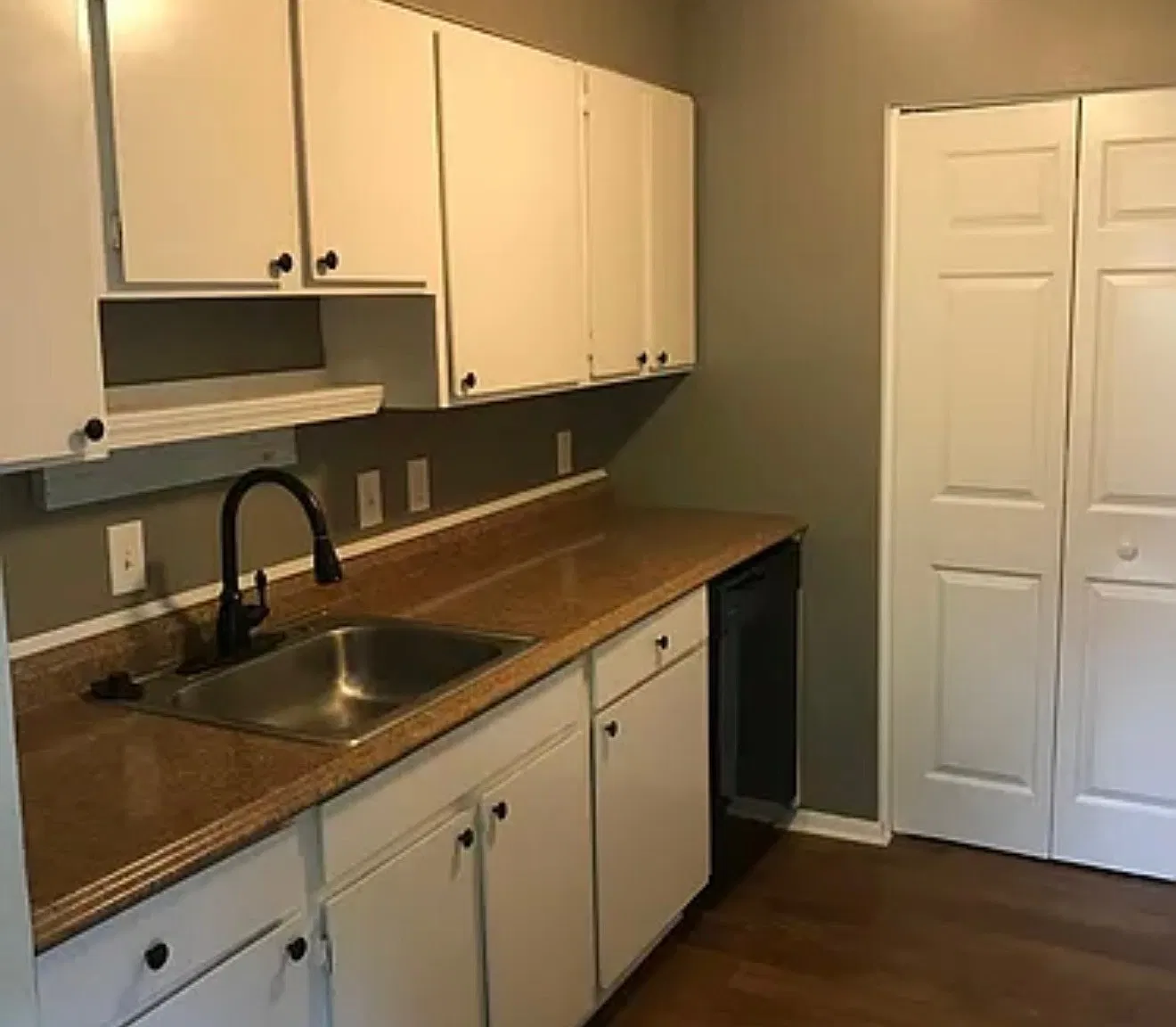 2 bed, 2.0 bath, 1056 sqft, $1,800 — Photo 2