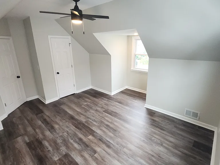 36 Liberty Ave — Photo 27