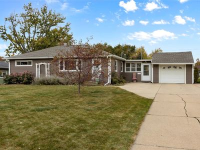 3040 10th Ave, Marion, IA, 52302