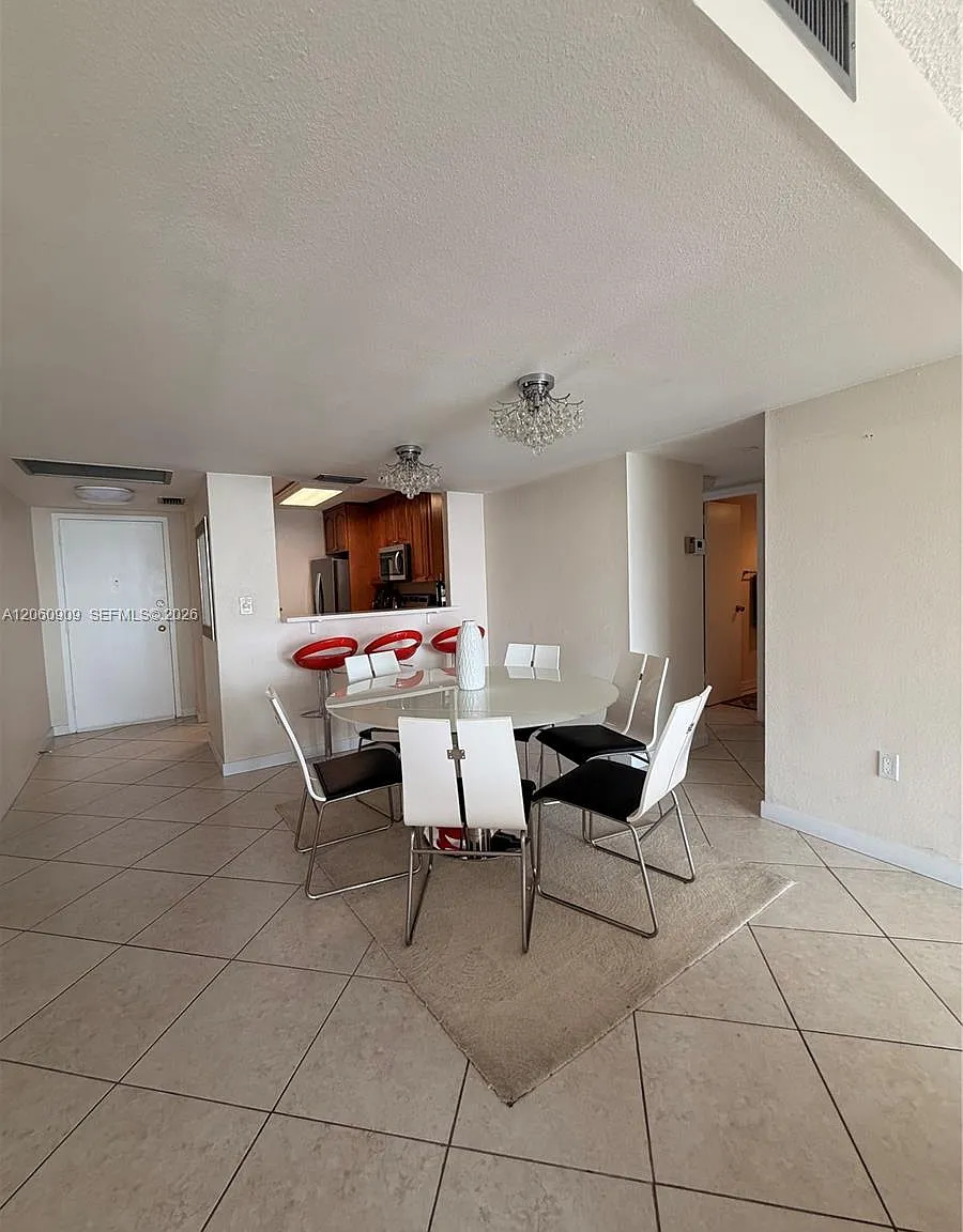 Bonavista Condo — Photo 3