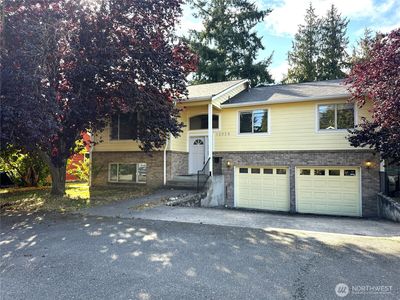 12025 Phinney Avenue N, Seattle, WA, 98133