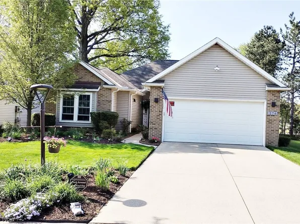 276 Bonds Pkwy, Berea, OH 44017