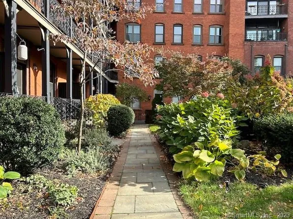 1 Linden Place #306, Hartford, CT 06106