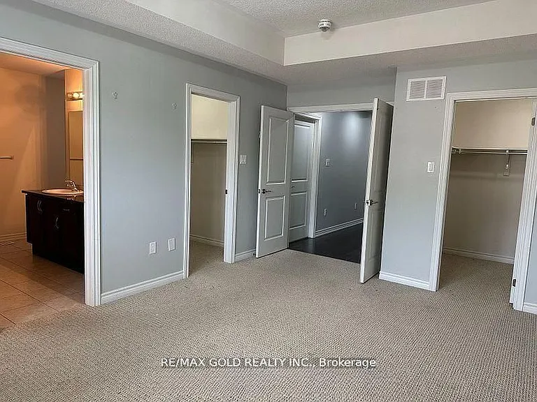 292 Remembrance Rd — Photo 14