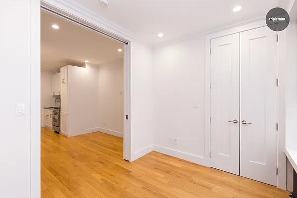 Rented by Nooklyn NYC LLC | media 18