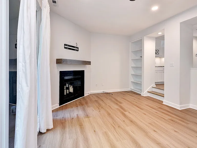 106 Harrops Gln — Photo 45