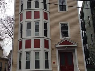 32 Suffolk St #3, Cambridge, MA 02139