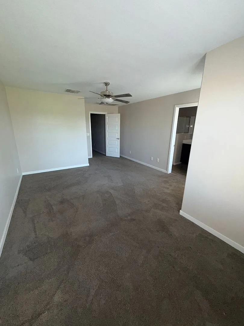 Unique opportunity! Rent a NEWER home in Tempe!! — Photo 4