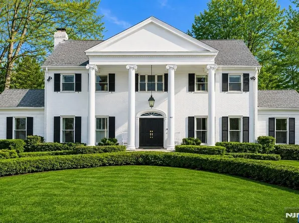 180 Tekening Dr, Tenafly, NJ 07670