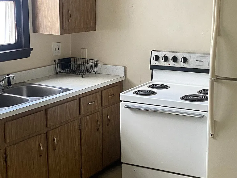 1002 Crown Ave #3 — Photo 7