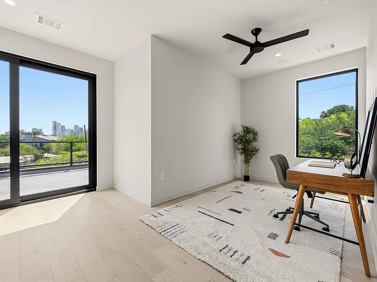 1403 Barton Hills Dr #3 — Photo 7