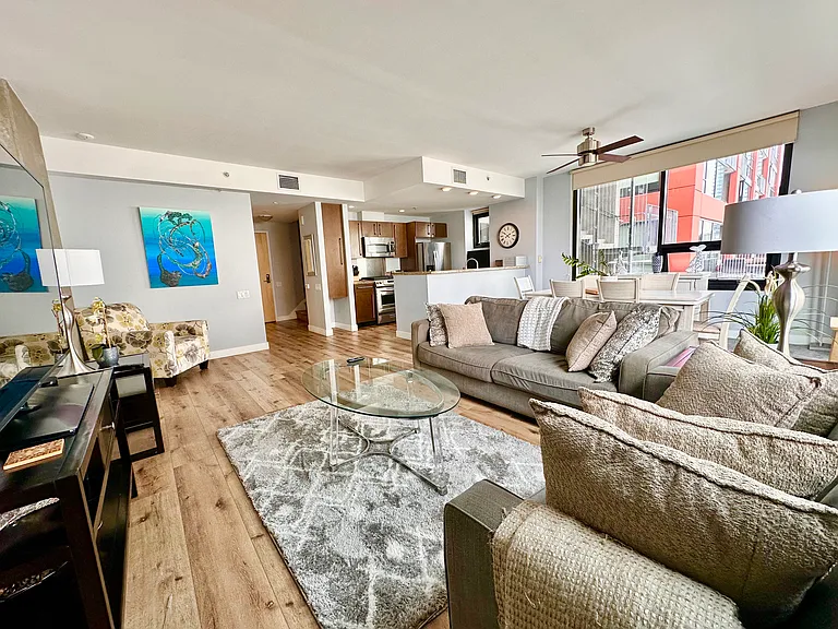 350 11th Ave #623 — Photo 3
