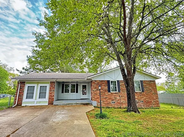 112 Songbird Dr, Tahlequah, OK 74464