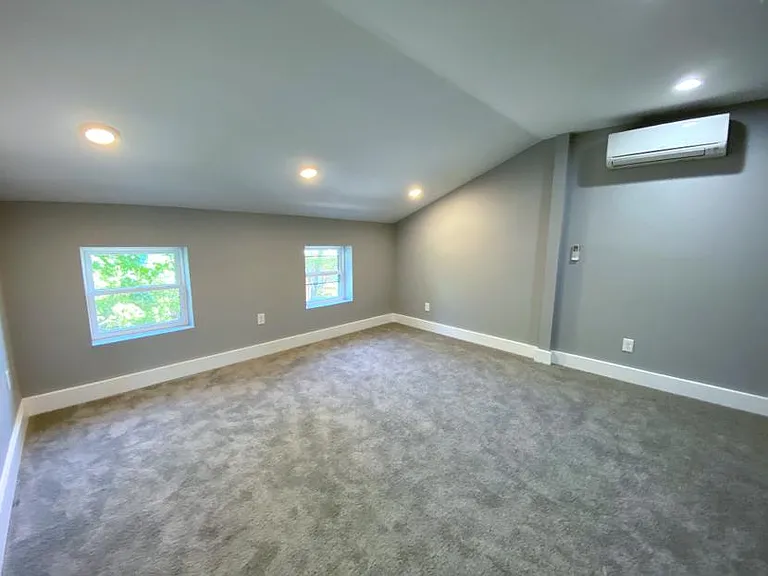 308 S Washington St — Photo 11