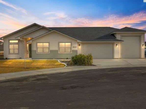 1021 S Florida Pl, Kennewick, WA 99338