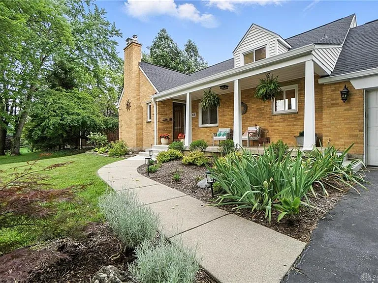 108 Napoleon Dr — Photo 2