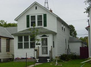 516 N 4th St, Grand Forks, ND 58203