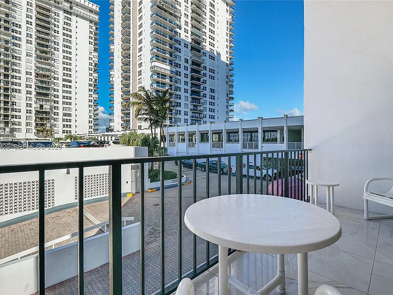 2401 S Ocean Dr #305 — Photo 7