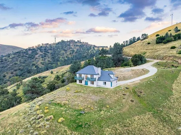 24700 Woodford Tehachapi Rd, Tehachapi, CA 93561