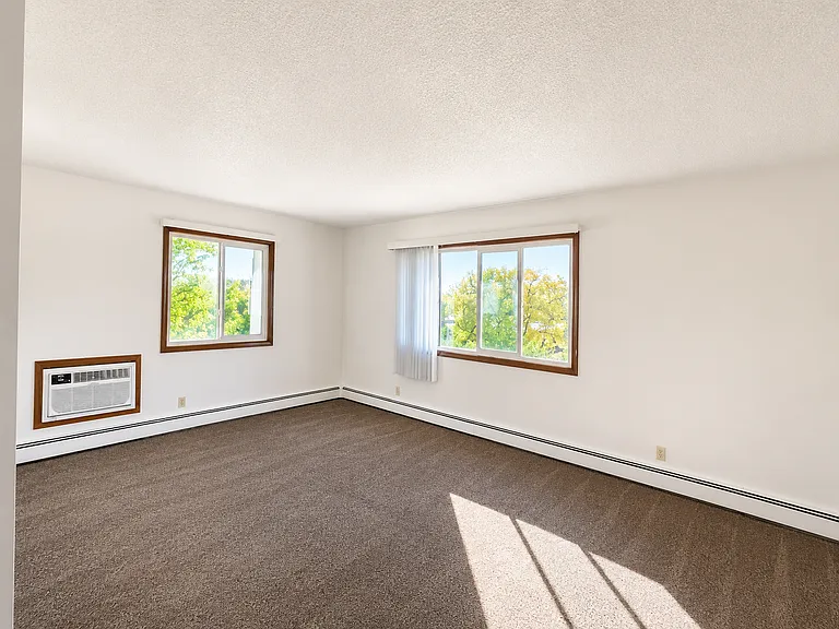 1320 Quincy St — Photo 8