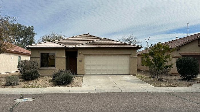 1st image of 1001 S 115th Dr