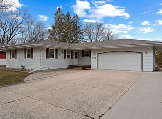 824 E University St, Owatonna, MN 55060