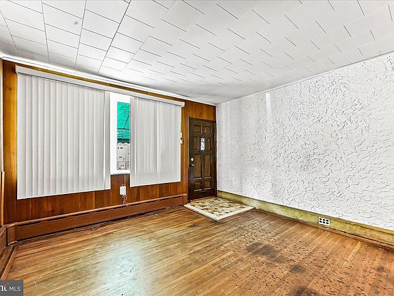 3rd image of 2547 S Sartain St