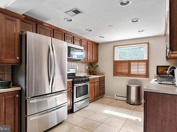 2nd image of 3585 Forestdale Ave