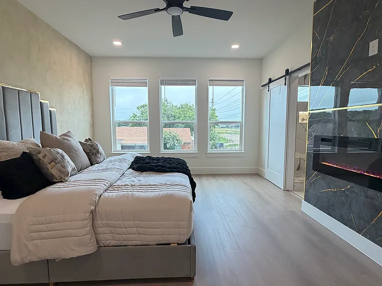 5200 Gibson Dr — Photo 13