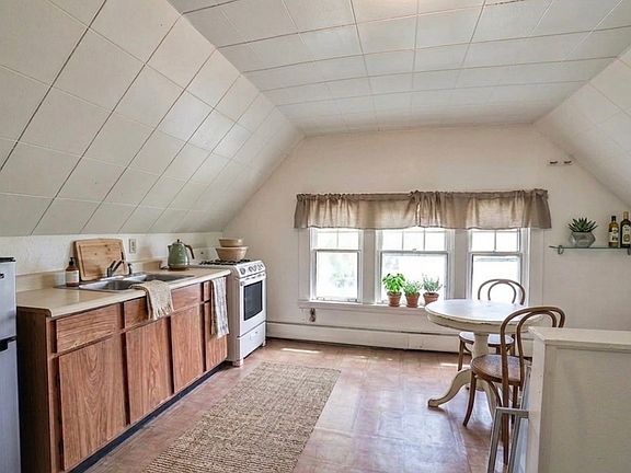 3rd image of 1811 Weston Ave #3
