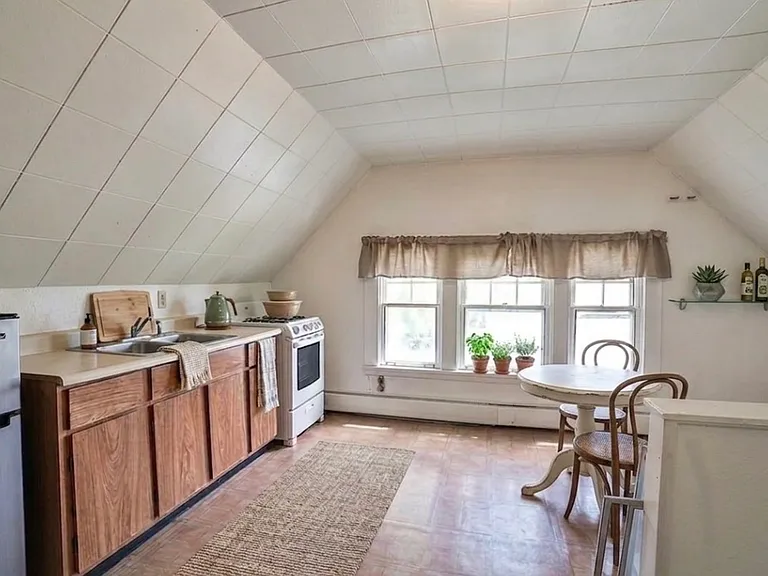 1811 Weston Ave #3 — Photo 3