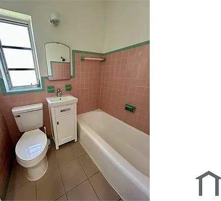 2152 SW 14th Ter #1 — Photo 10