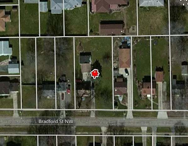 1416 Bradford St NW photo 1