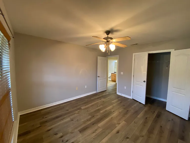 1810 Twin Pine Blvd — Photo 38