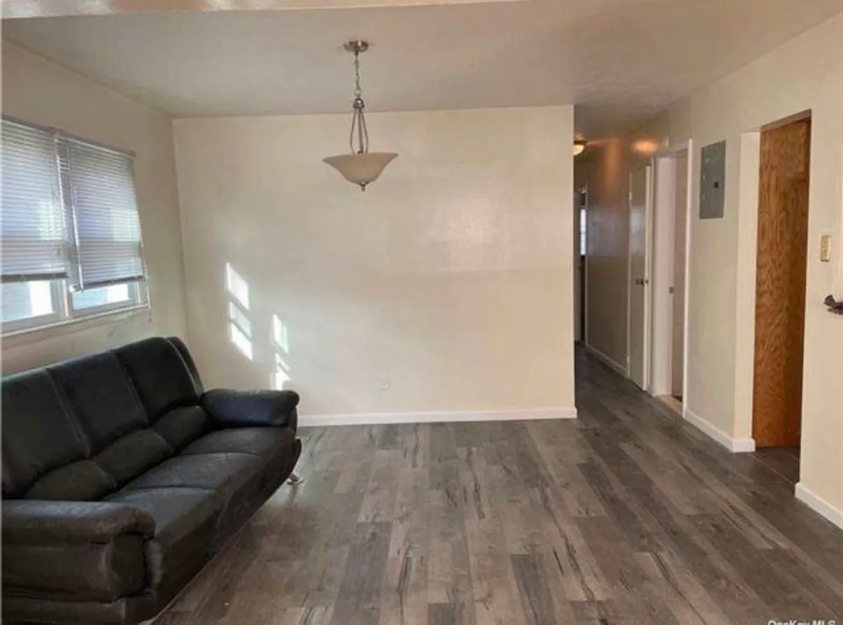 3 bed, 1300 sqft, $3,200 — Photo 3